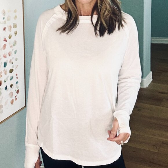 The Lena -Relaxed Long Sleeve Top White - Picture 2 of 4